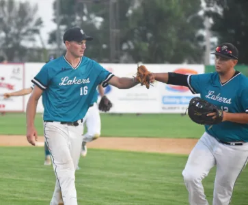 Sam Knowles, Lakers walk off Courtland in 2C Championship